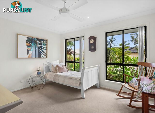 10 Veerings Crescent TWIN WATERS QLD 4564