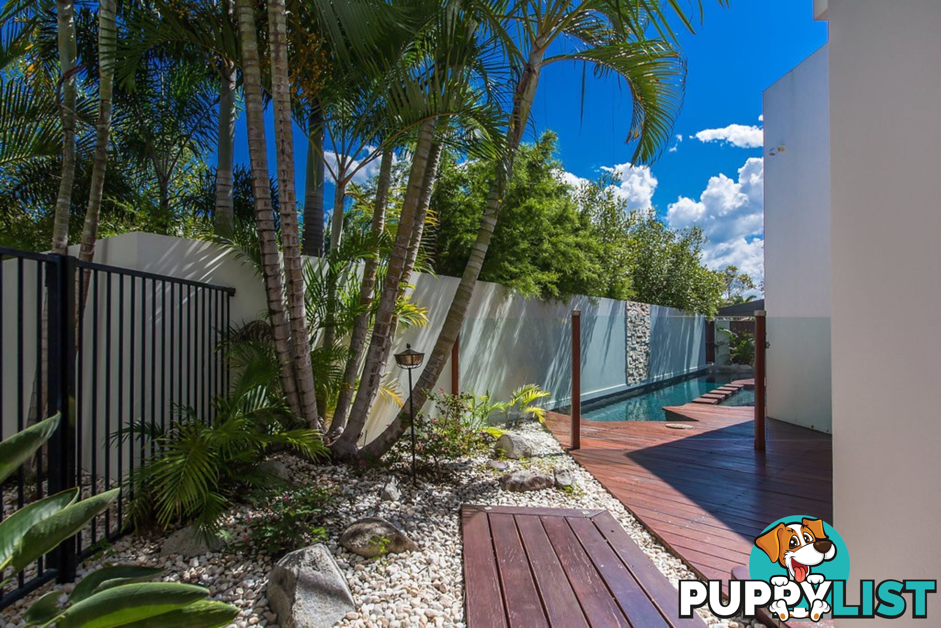 2 Undanbi Lane TWIN WATERS QLD 4564