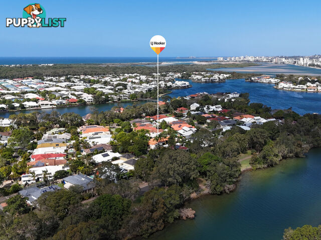 4 Watergum Place TWIN WATERS QLD 4564