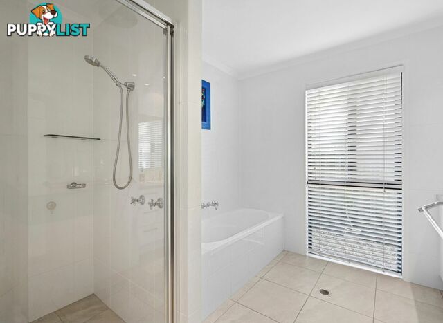8 Fantail Place TWIN WATERS QLD 4564