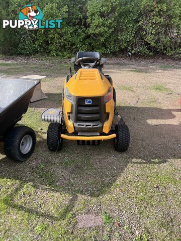 Cub Cadet XT2 ride on mower and trailer