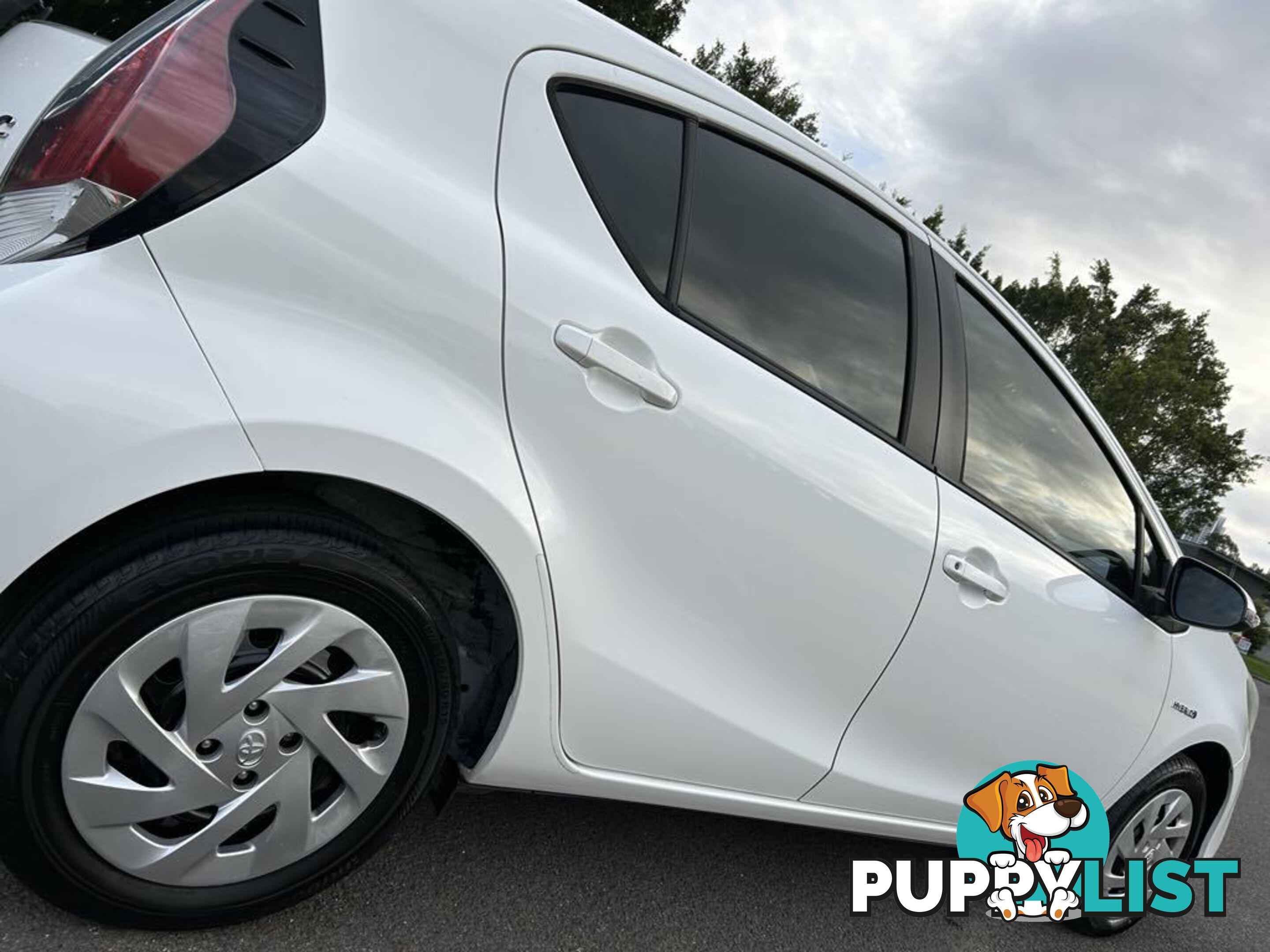 2016 Toyota Prius c NHP10R MY15 Hybrid Hatchback Automatic