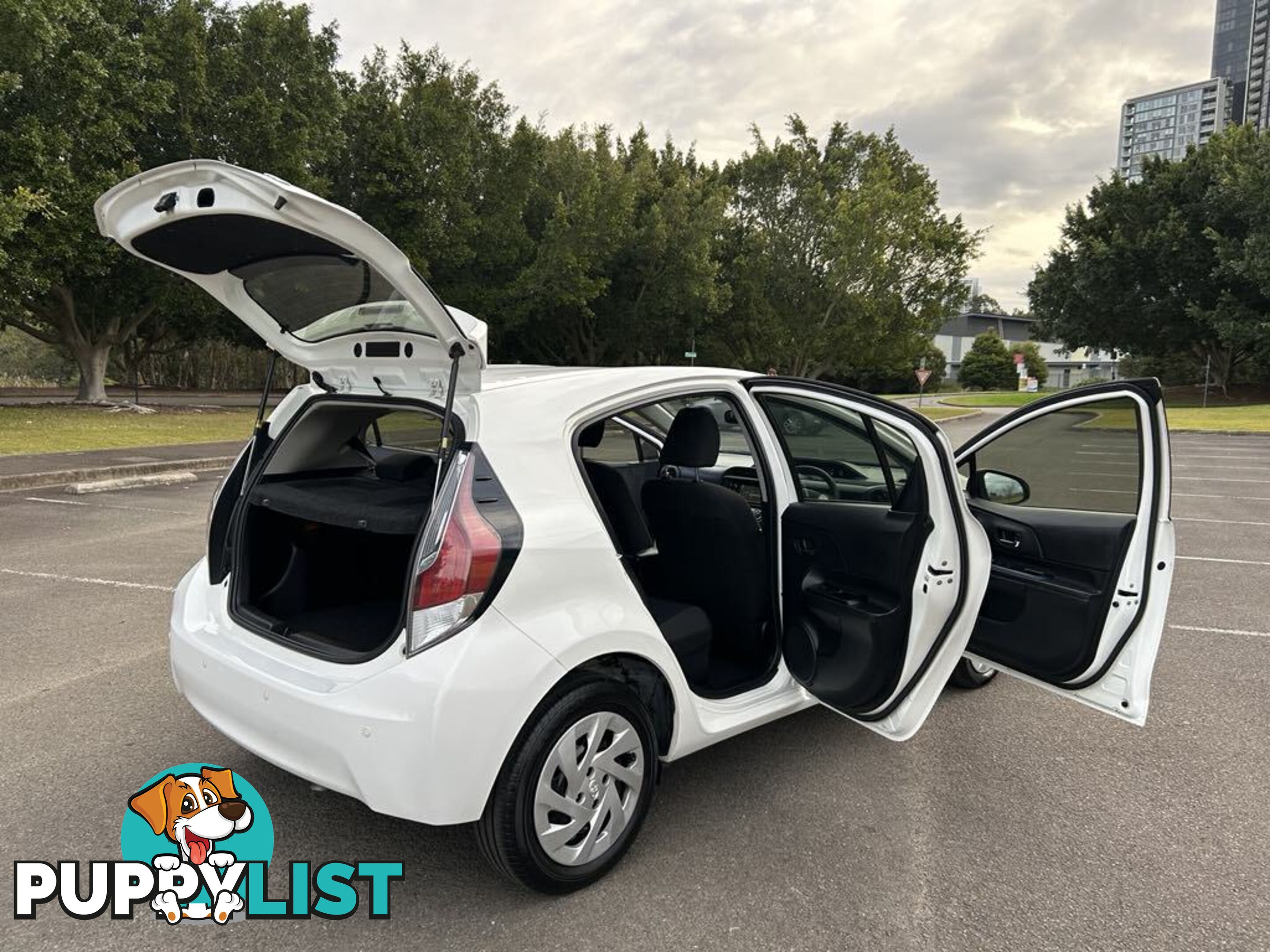 2016 Toyota Prius c NHP10R MY15 Hybrid Hatchback Automatic