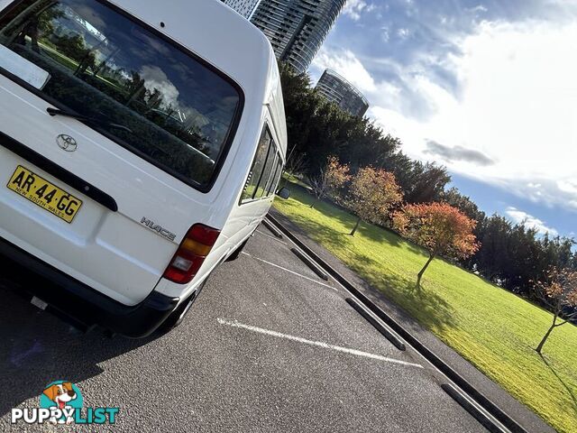 2002 Toyota Hiace LH184R COMMUTER 3.0 Litre Diesel 14 Seater People Mover 5 Speed Manual