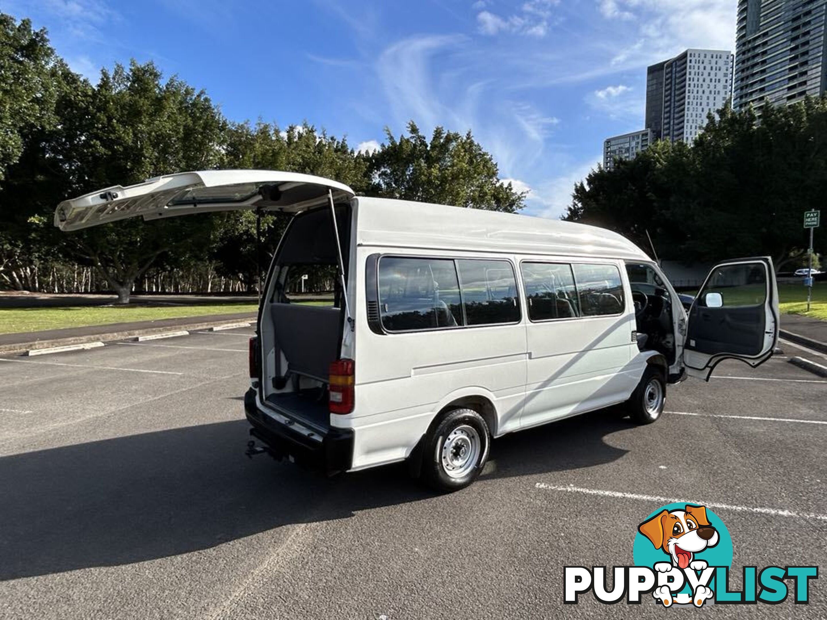 2002 Toyota Hiace LH184R COMMUTER 3.0 Litre Diesel 14 Seater People Mover 5 Speed Manual