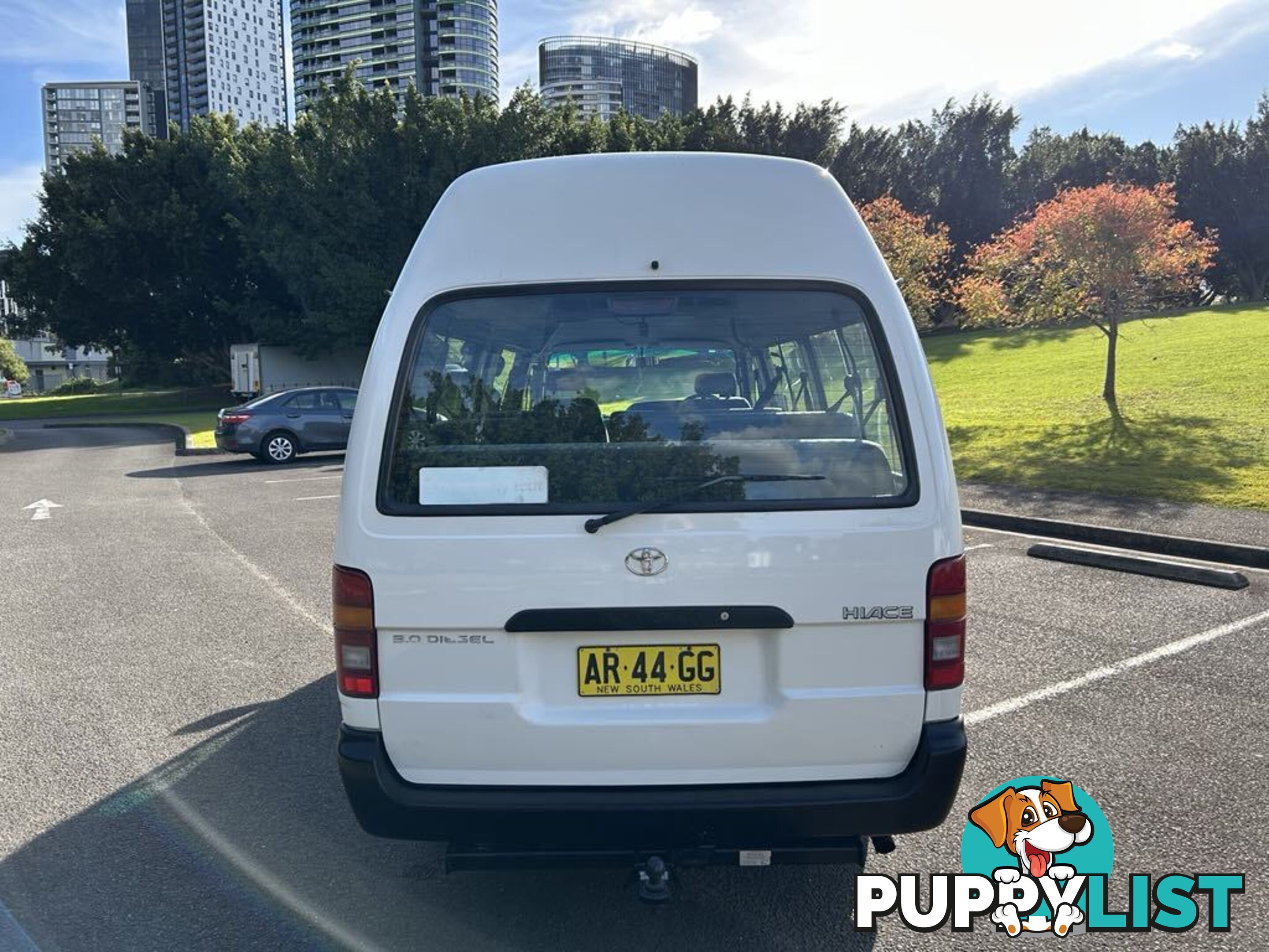 2002 Toyota Hiace LH184R COMMUTER 3.0 Litre Diesel 14 Seater People Mover 5 Speed Manual