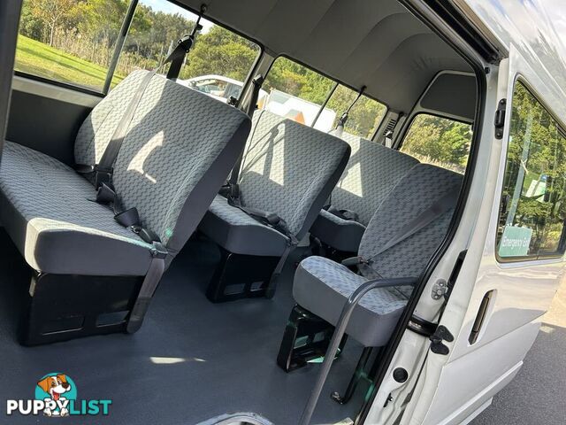 2002 Toyota Hiace LH184R COMMUTER 3.0 Litre Diesel 14 Seater People Mover 5 Speed Manual