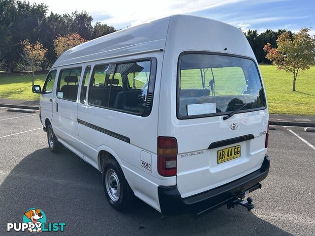2002 Toyota Hiace LH184R COMMUTER 3.0 Litre Diesel 14 Seater People Mover 5 Speed Manual