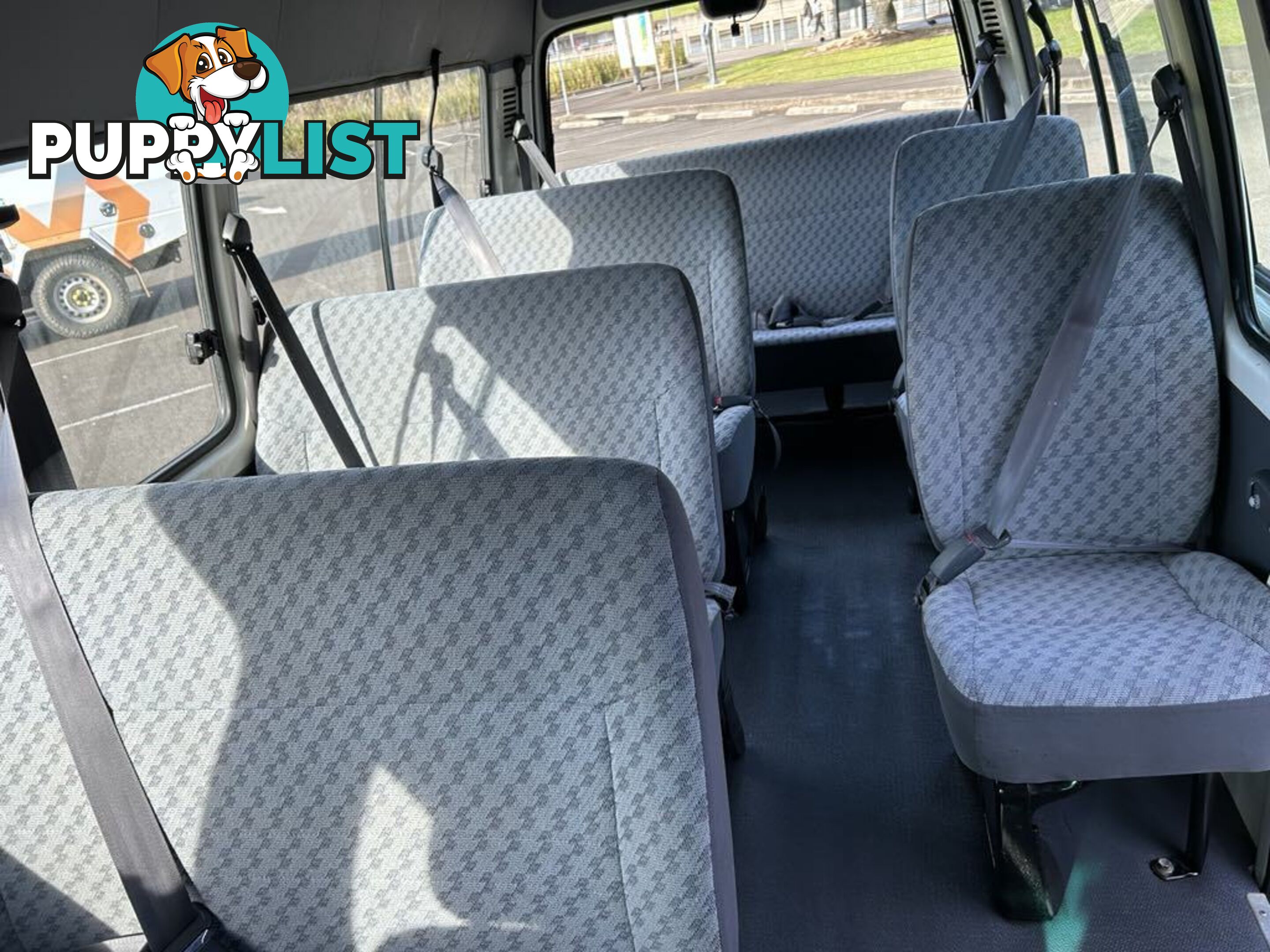 2002 Toyota Hiace LH184R COMMUTER 3.0 Litre Diesel 14 Seater People Mover 5 Speed Manual