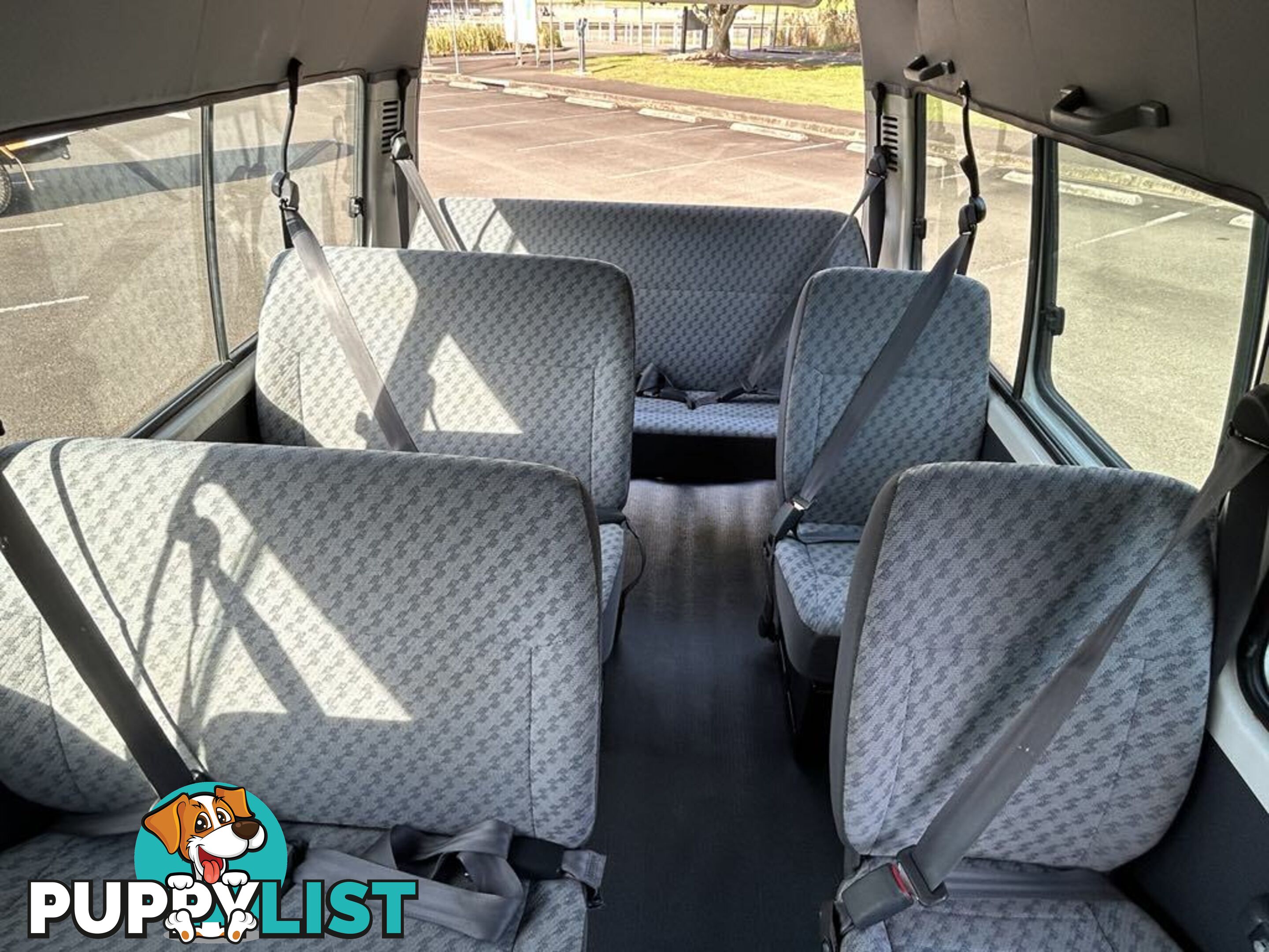 2002 Toyota Hiace LH184R COMMUTER 3.0 Litre Diesel 14 Seater People Mover 5 Speed Manual