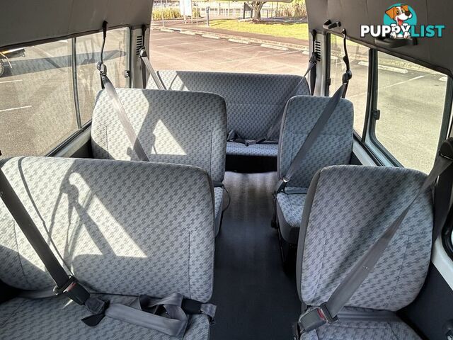 2002 Toyota Hiace LH184R COMMUTER 3.0 Litre Diesel 14 Seater People Mover 5 Speed Manual