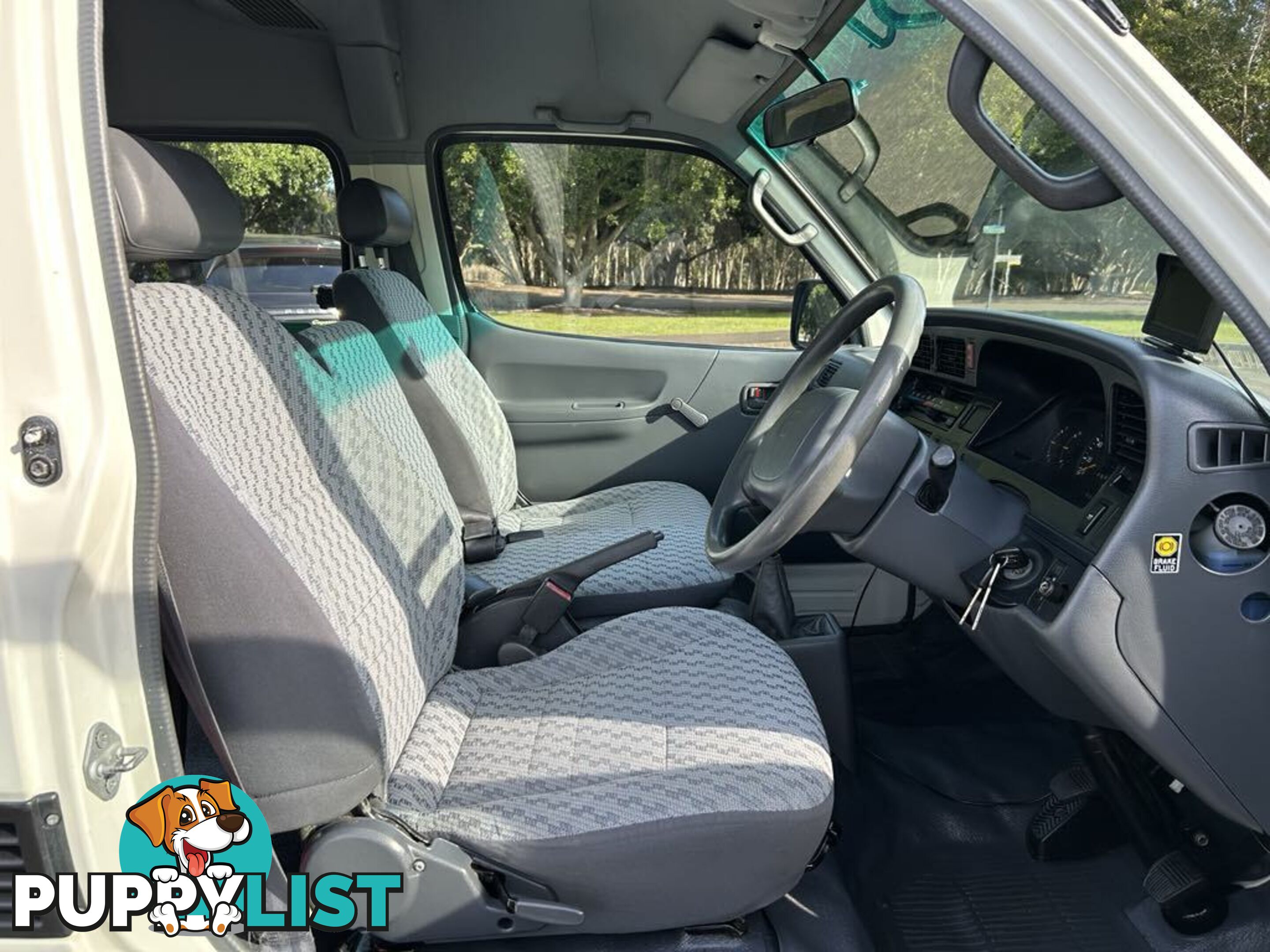 2002 Toyota Hiace LH184R COMMUTER 3.0 Litre Diesel 14 Seater People Mover 5 Speed Manual
