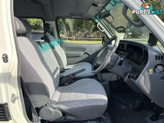 2002 Toyota Hiace LH184R COMMUTER 3.0 Litre Diesel 14 Seater People Mover 5 Speed Manual