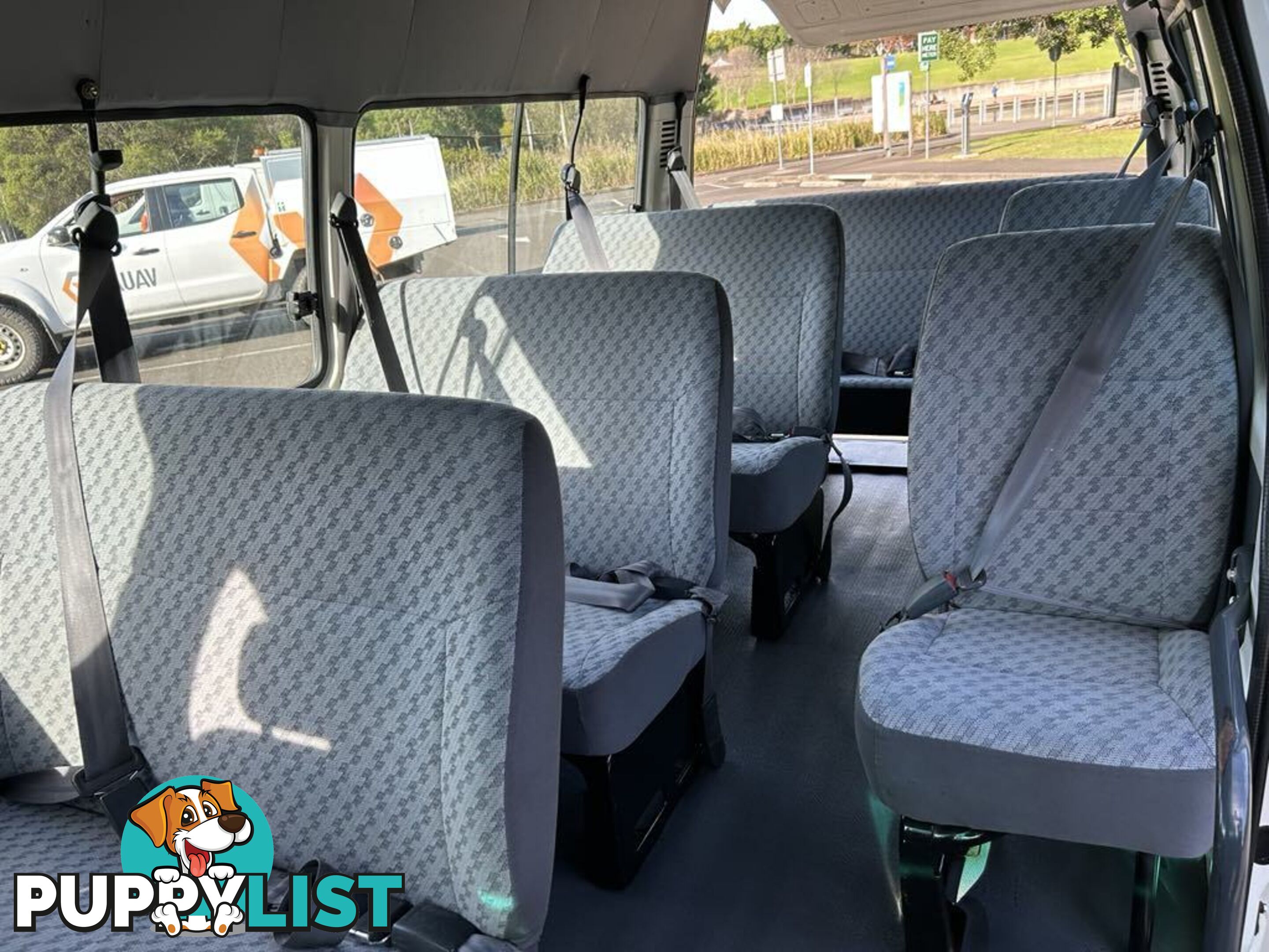 2002 Toyota Hiace LH184R COMMUTER 3.0 Litre Diesel 14 Seater People Mover 5 Speed Manual