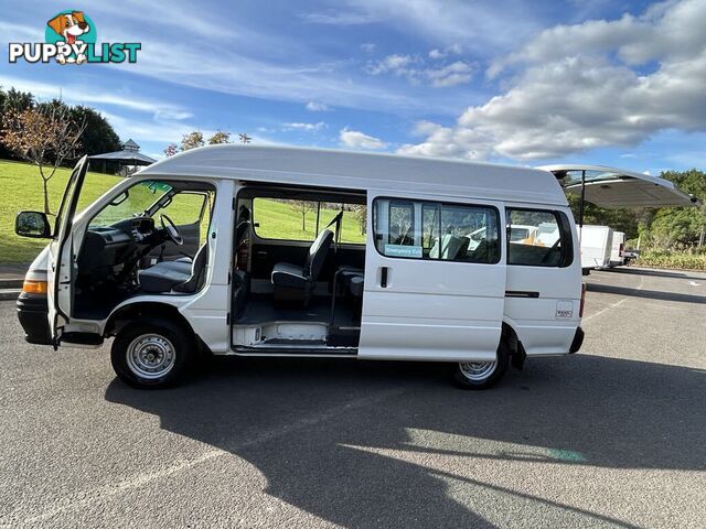 2002 Toyota Hiace LH184R COMMUTER 3.0 Litre Diesel 14 Seater People Mover 5 Speed Manual