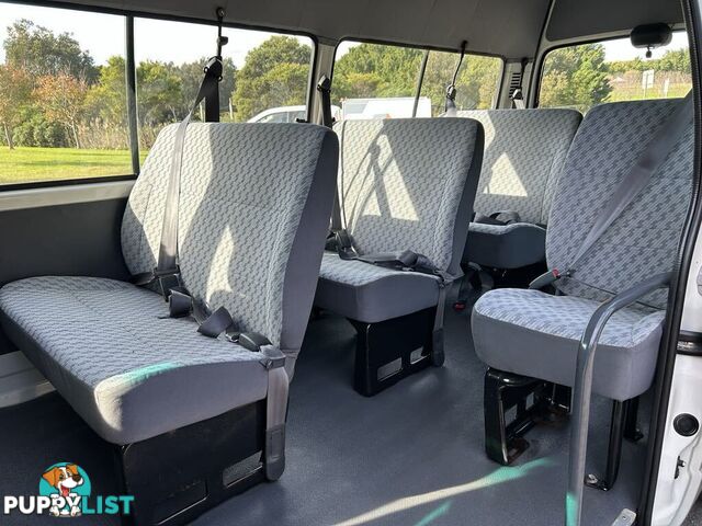 2002 Toyota Hiace LH184R COMMUTER 3.0 Litre Diesel 14 Seater People Mover 5 Speed Manual