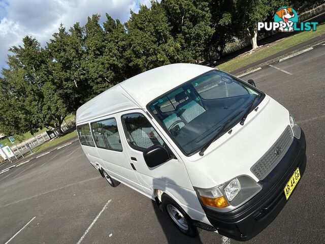 2002 Toyota Hiace LH184R COMMUTER 3.0 Litre Diesel 14 Seater People Mover 5 Speed Manual