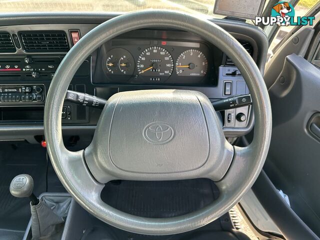 2002 Toyota Hiace LH184R COMMUTER 3.0 Litre Diesel 14 Seater People Mover 5 Speed Manual