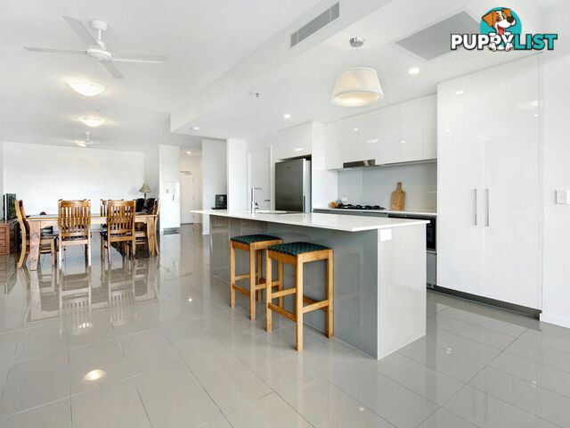 203/378 Marine Parade LABRADOR QLD 4215