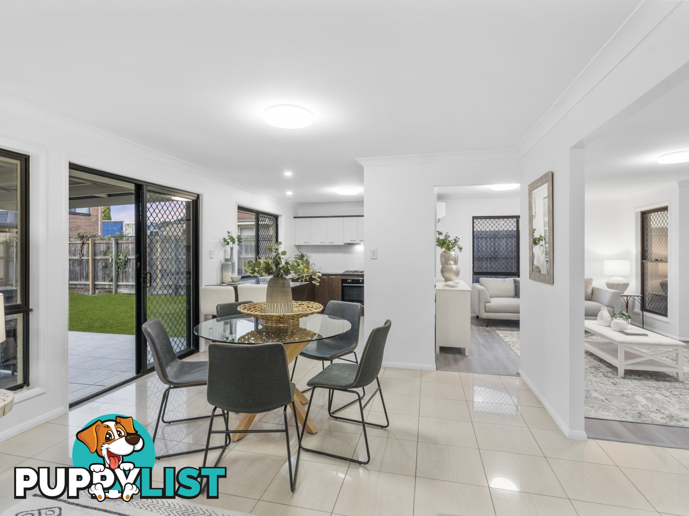 33 Karajini Crescent PARKINSON QLD 4115