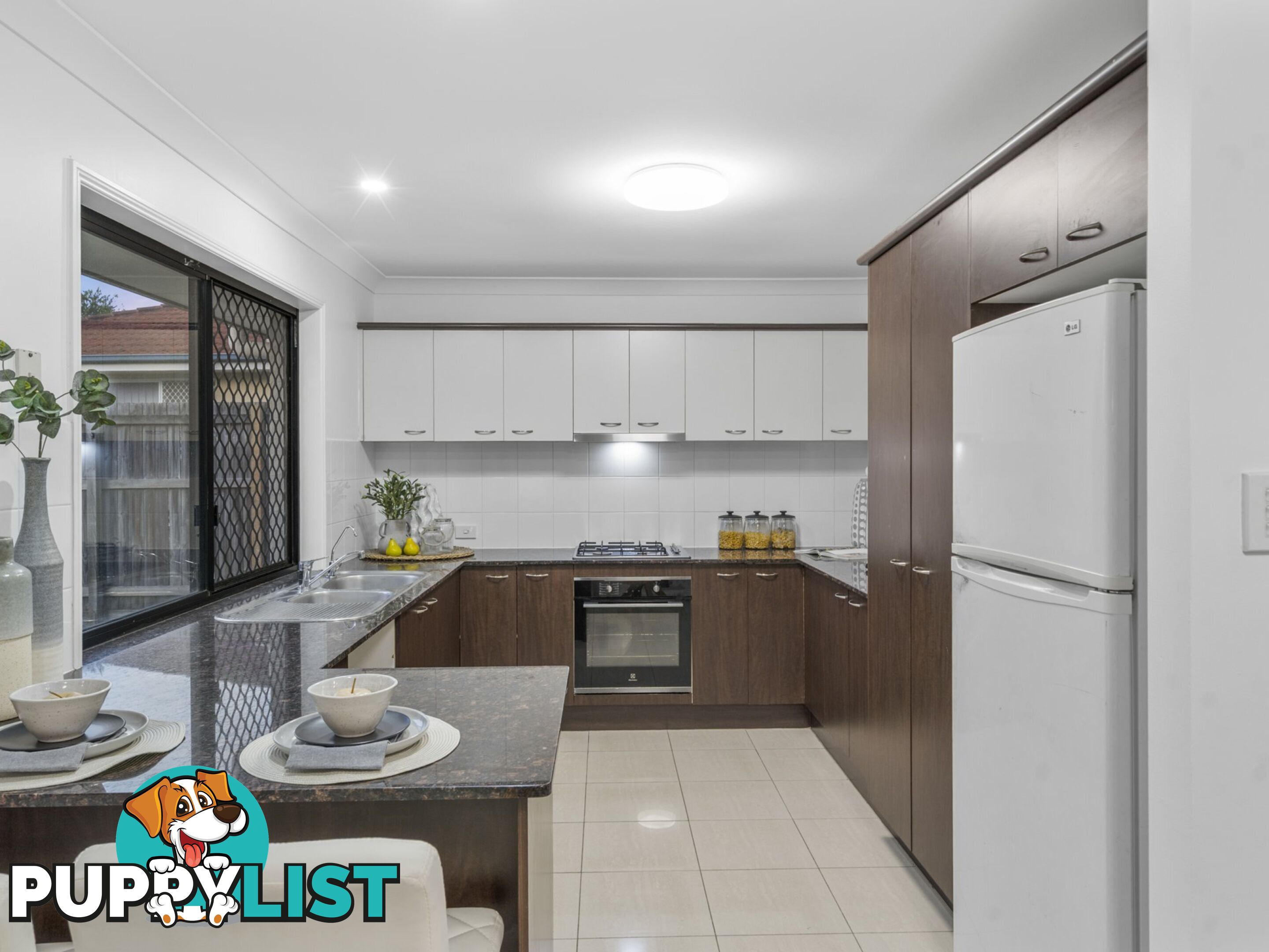 33 Karajini Crescent PARKINSON QLD 4115