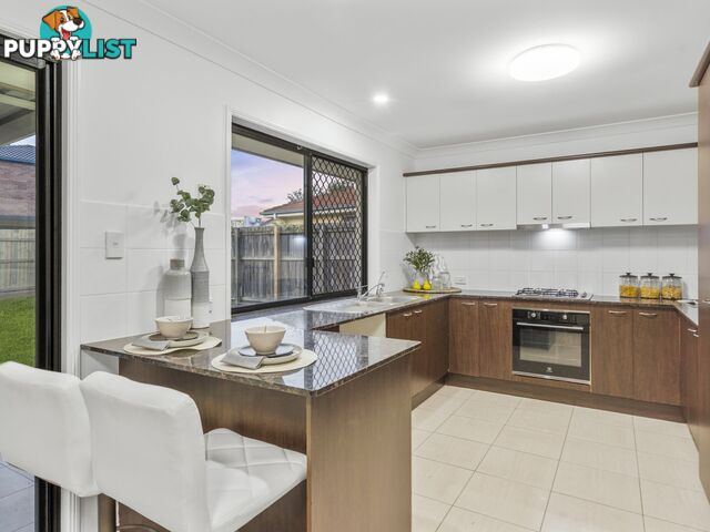 33 Karajini Crescent PARKINSON QLD 4115