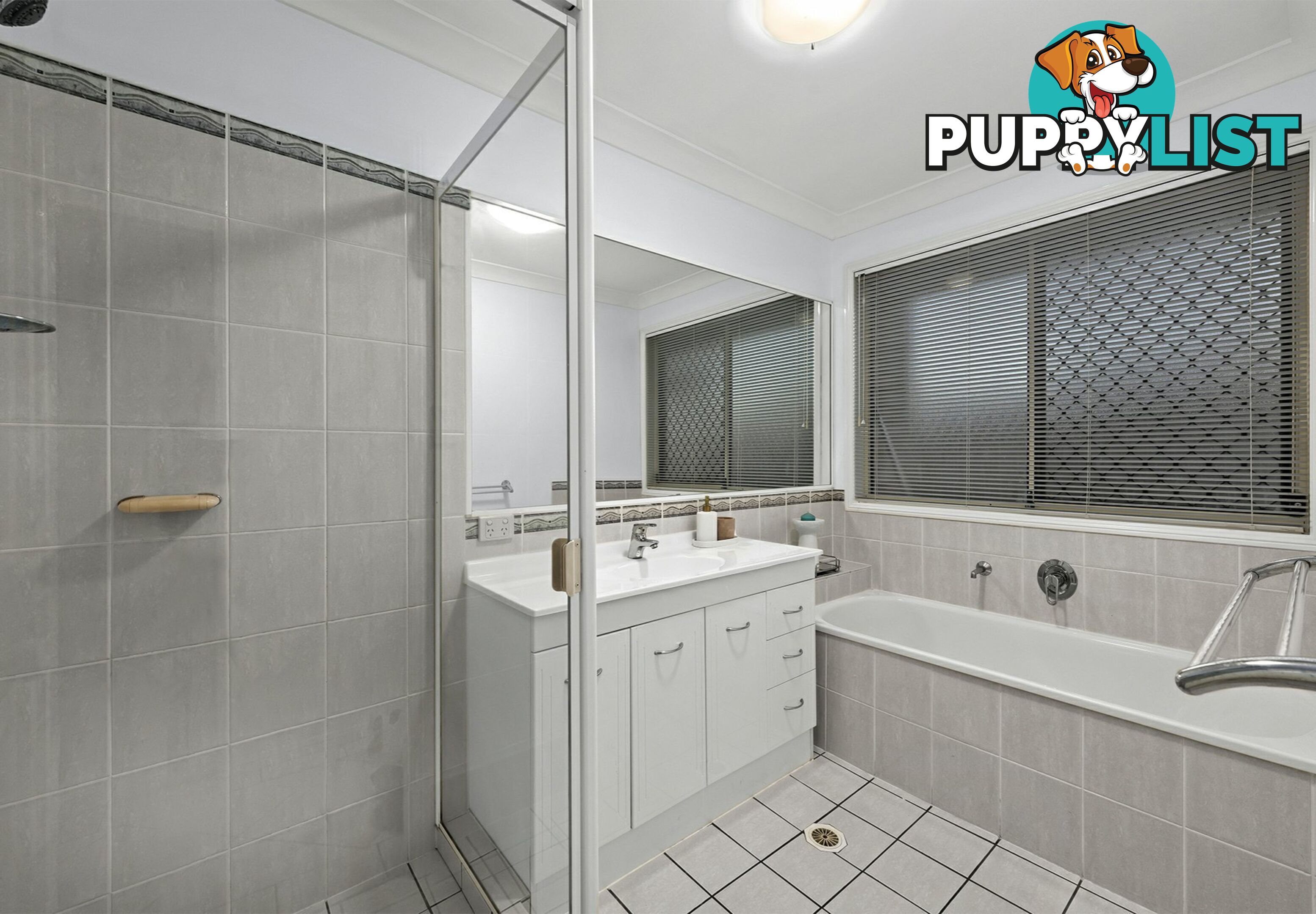 18 Picardie Close MANSFIELD QLD 4122