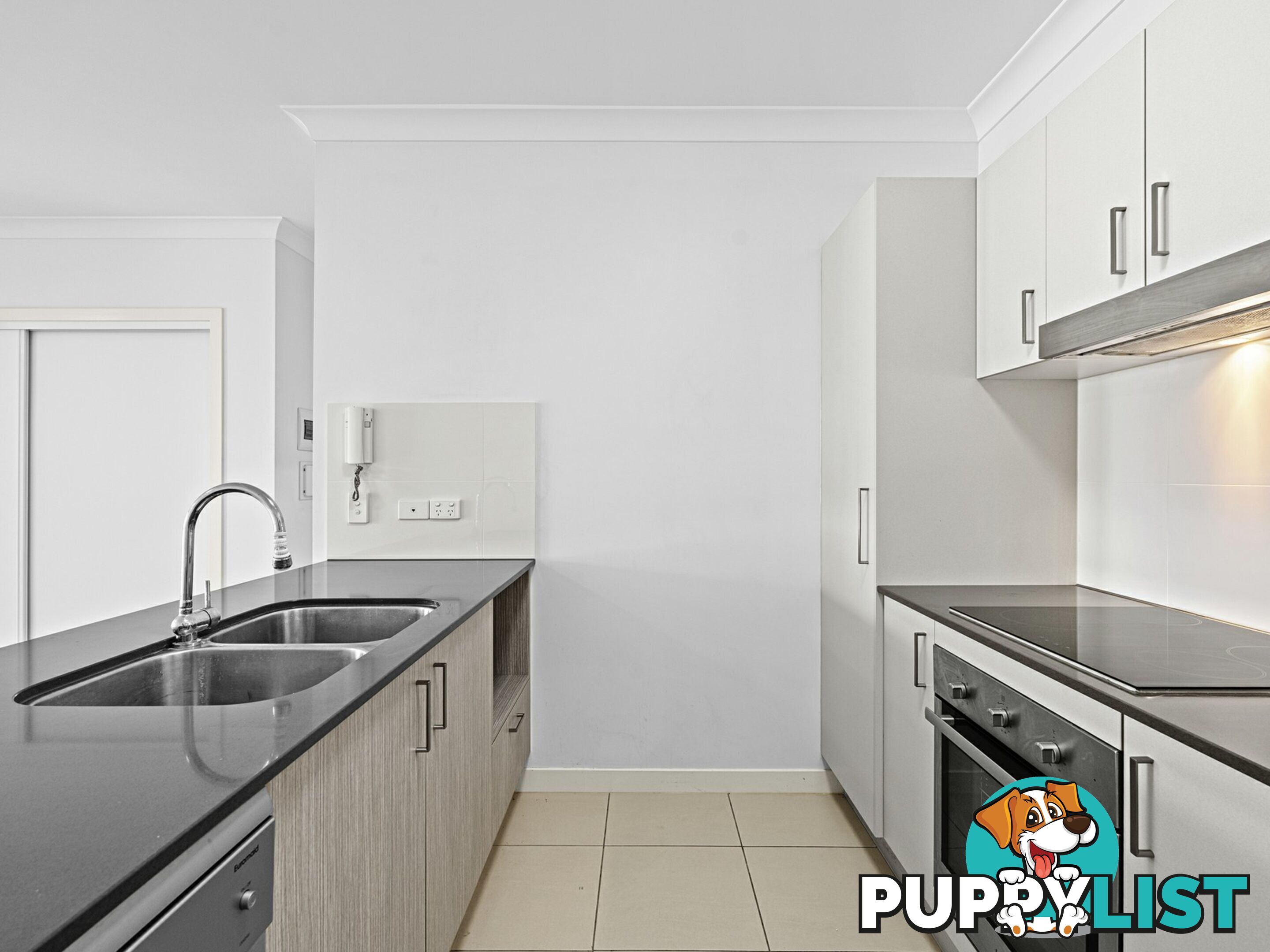 1012/8 Win Street EIGHT MILE PLAINS QLD 4113