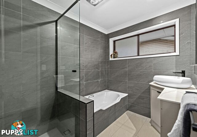 8 Fenimore Street WISHART QLD 4122