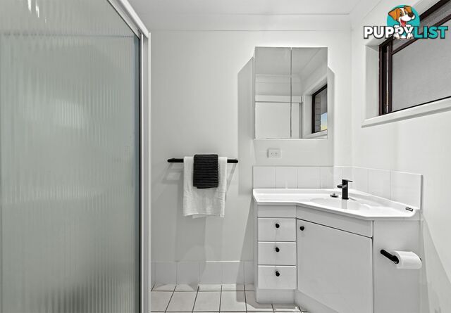 8 Fenimore Street WISHART QLD 4122