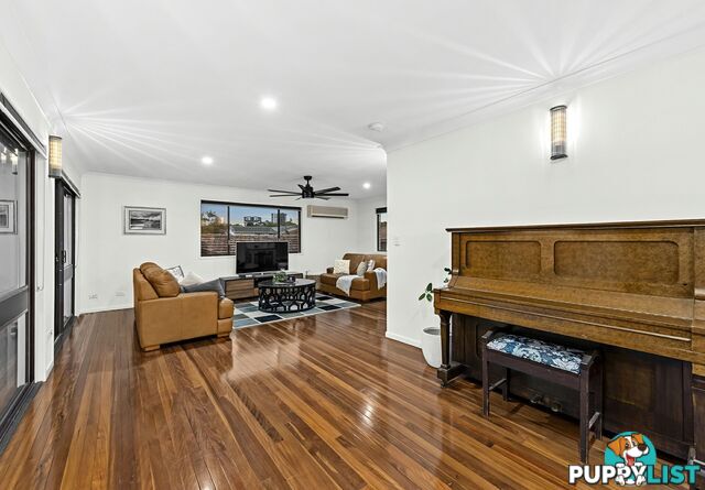 8 Fenimore Street WISHART QLD 4122