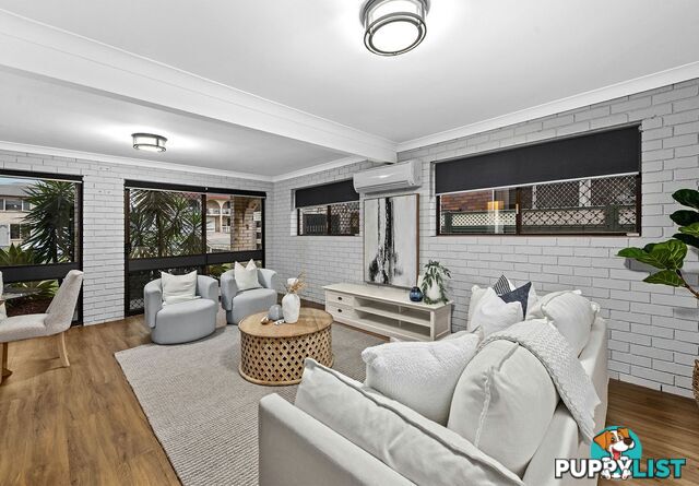 8 Fenimore Street WISHART QLD 4122
