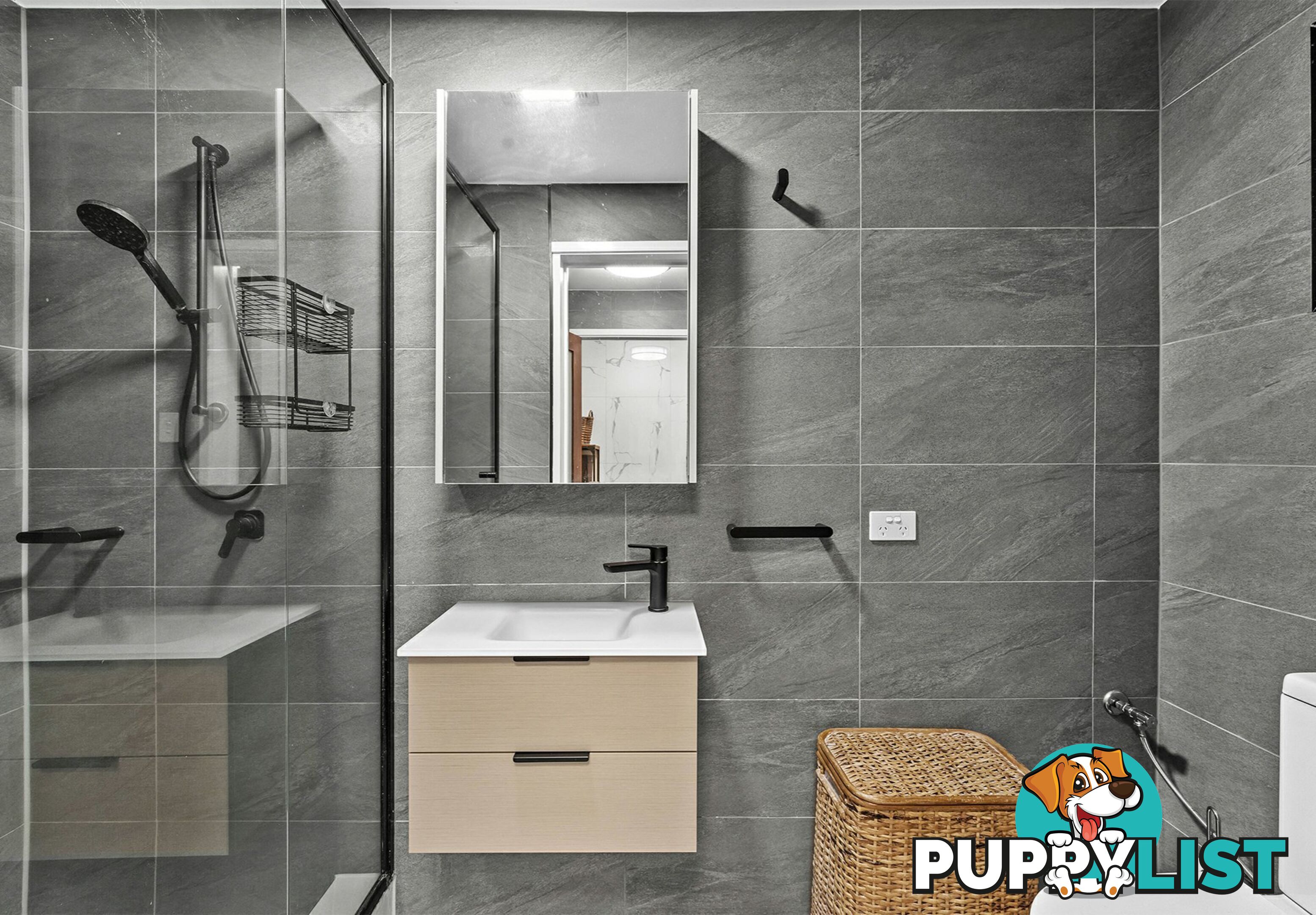 8 Fenimore Street WISHART QLD 4122