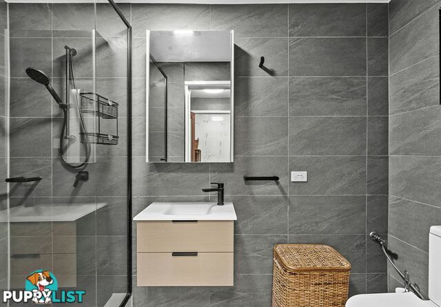 8 Fenimore Street WISHART QLD 4122