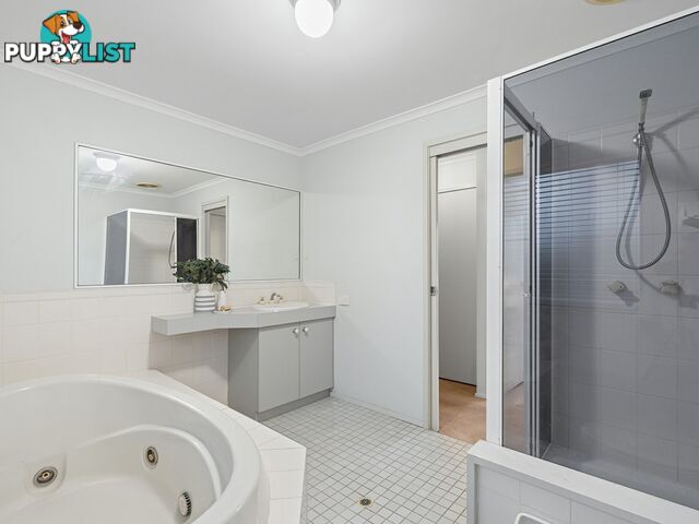 4 Rani Close MOUNT OMMANEY QLD 4074