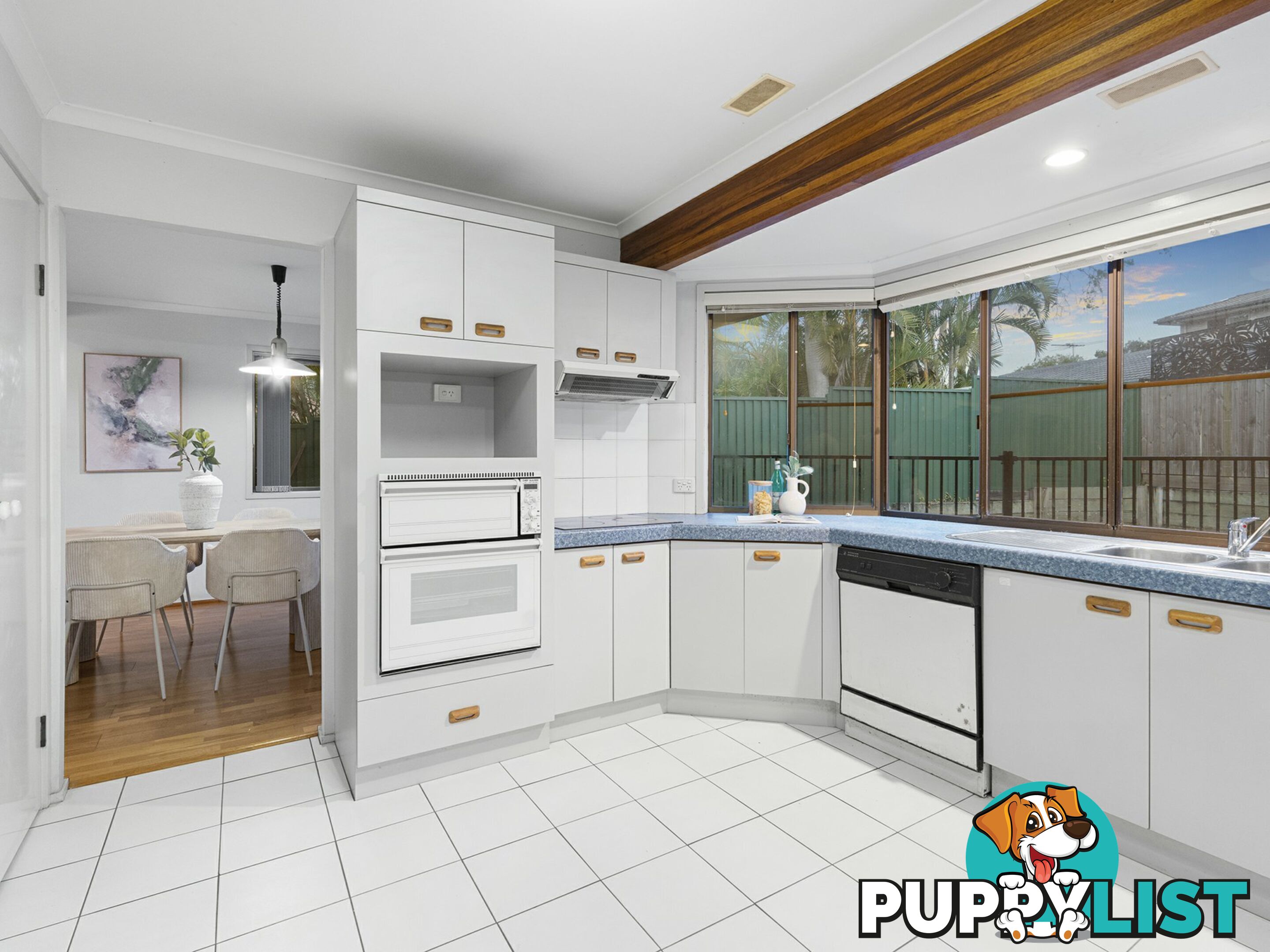 4 Rani Close MOUNT OMMANEY QLD 4074