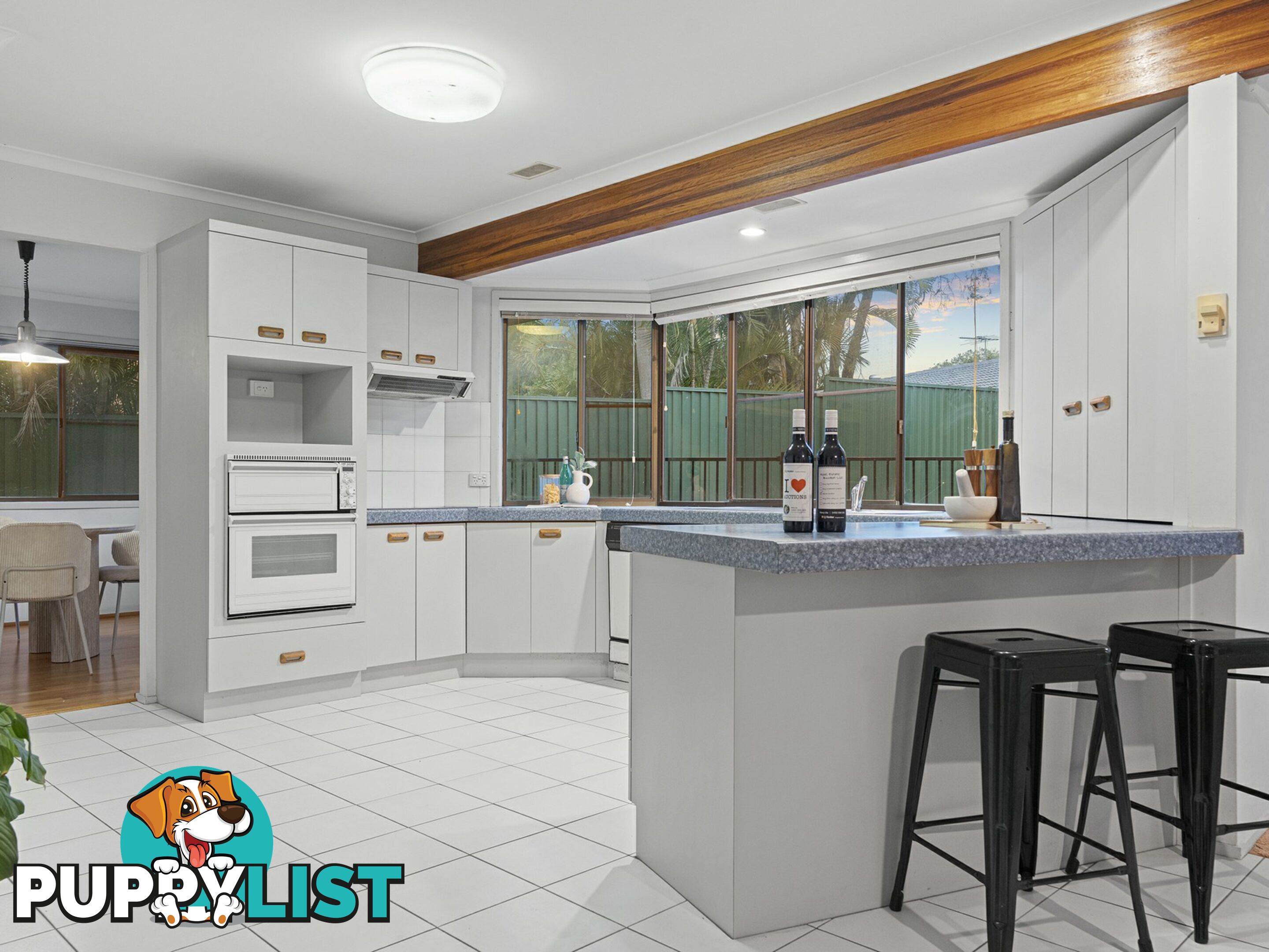 4 Rani Close MOUNT OMMANEY QLD 4074