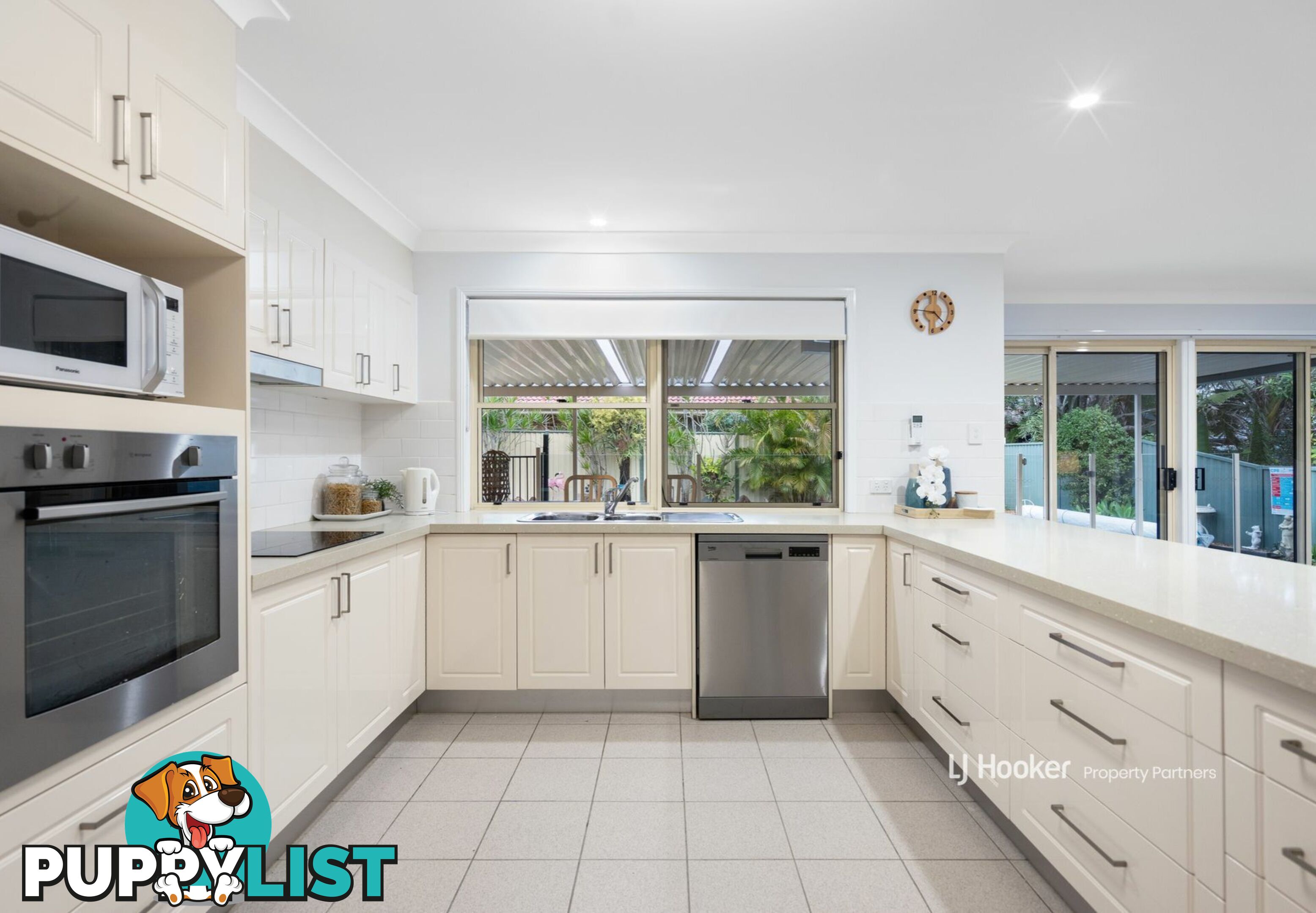 52 Swan Lake Crescent CALAMVALE QLD 4116