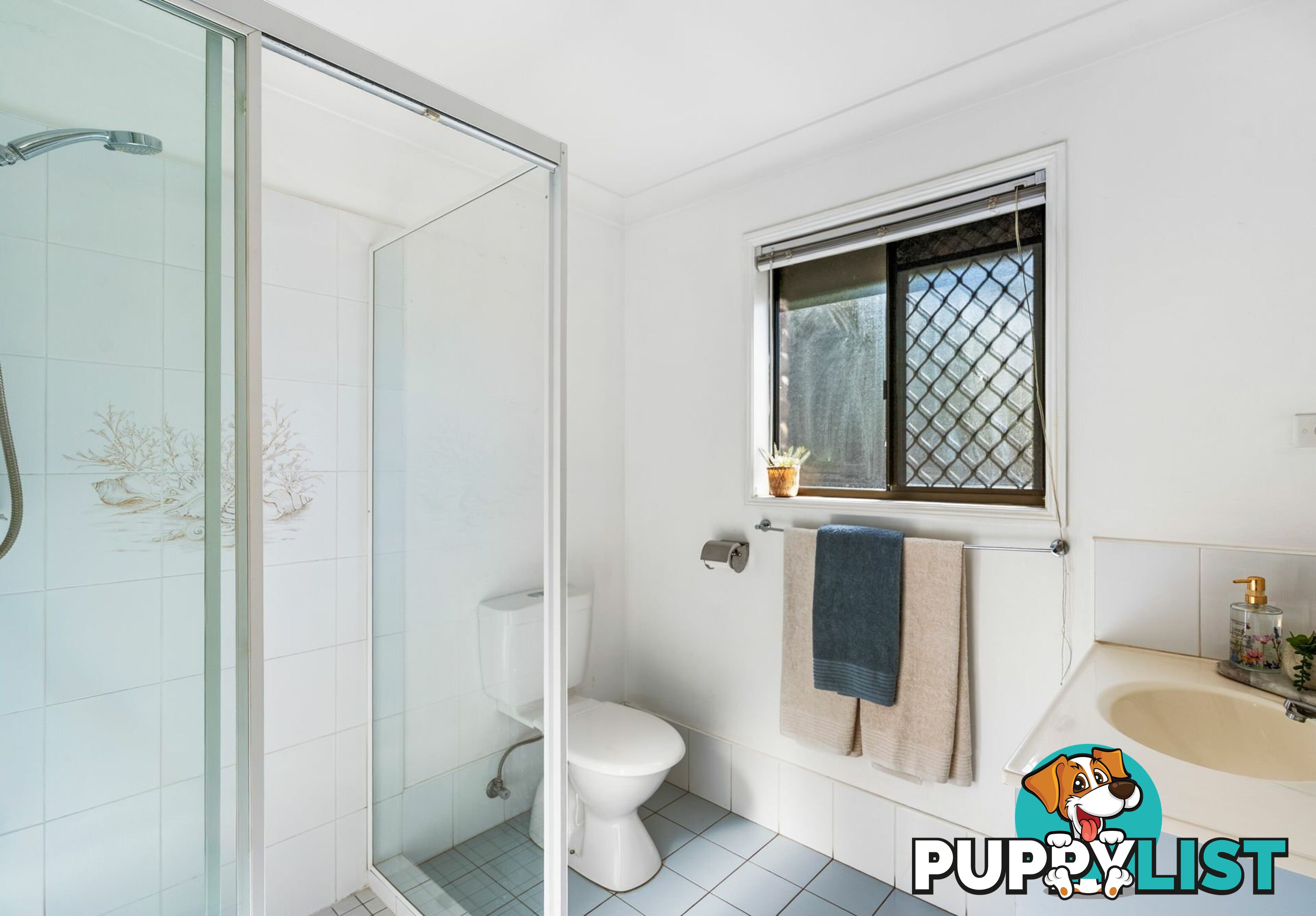 4 Kensington Place WISHART QLD 4122