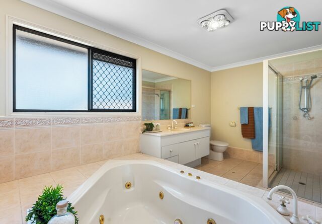 4 Kensington Place WISHART QLD 4122