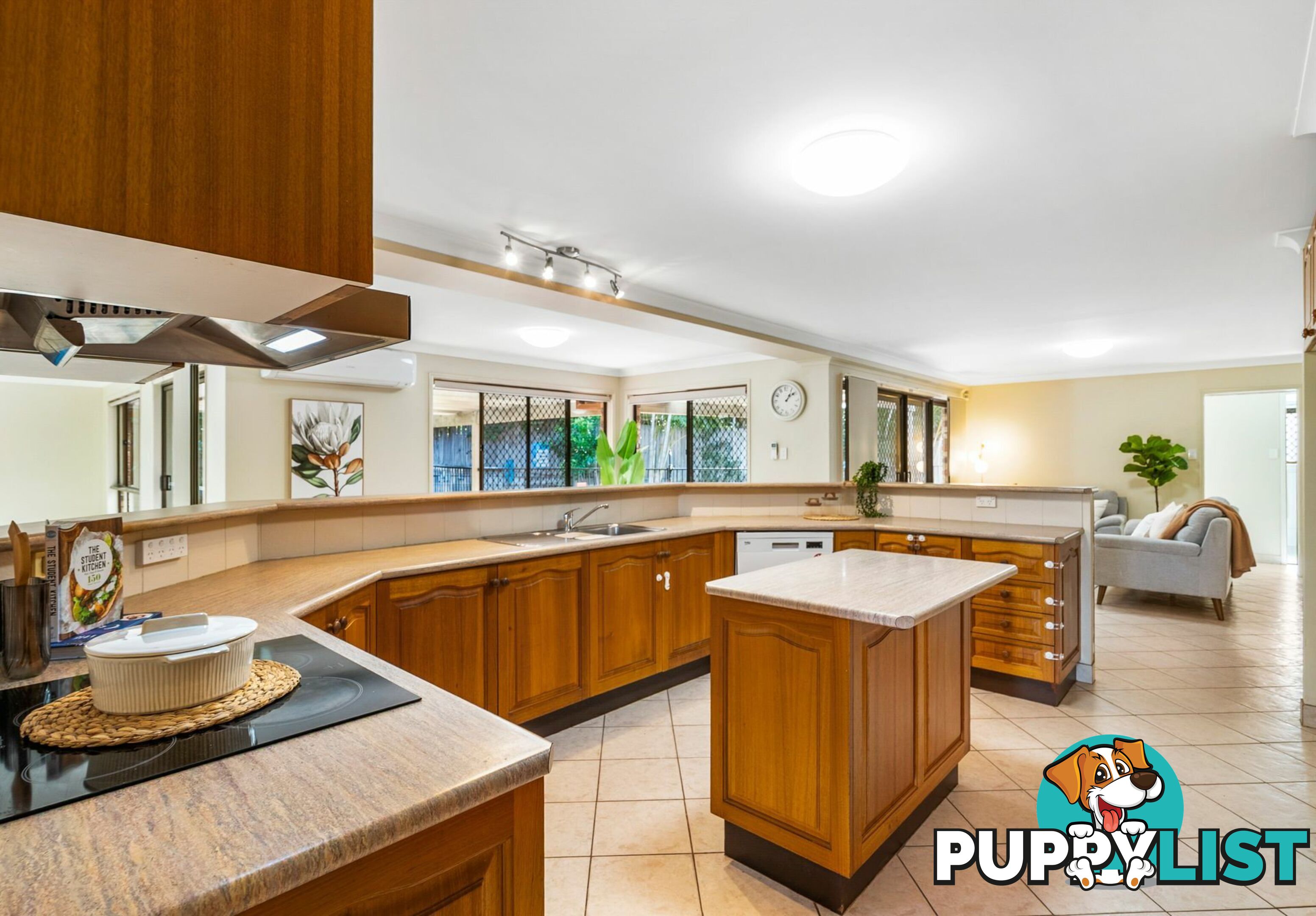 4 Kensington Place WISHART QLD 4122
