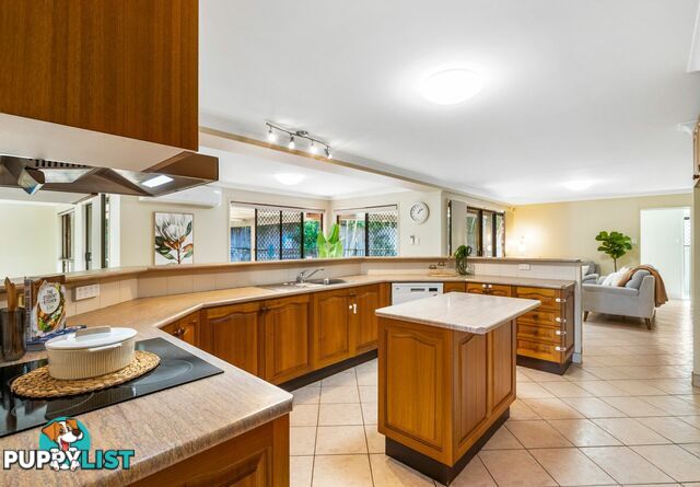 4 Kensington Place WISHART QLD 4122