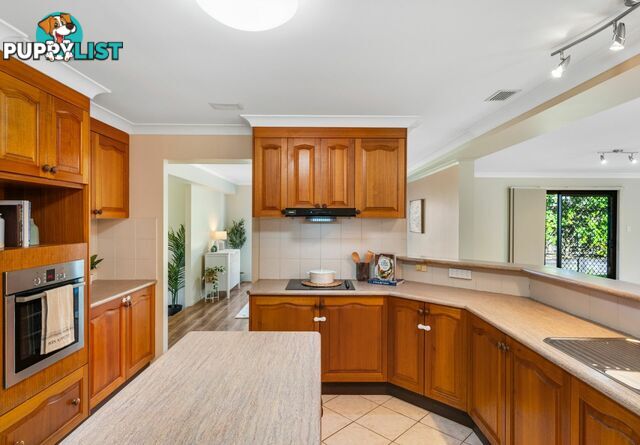 4 Kensington Place WISHART QLD 4122