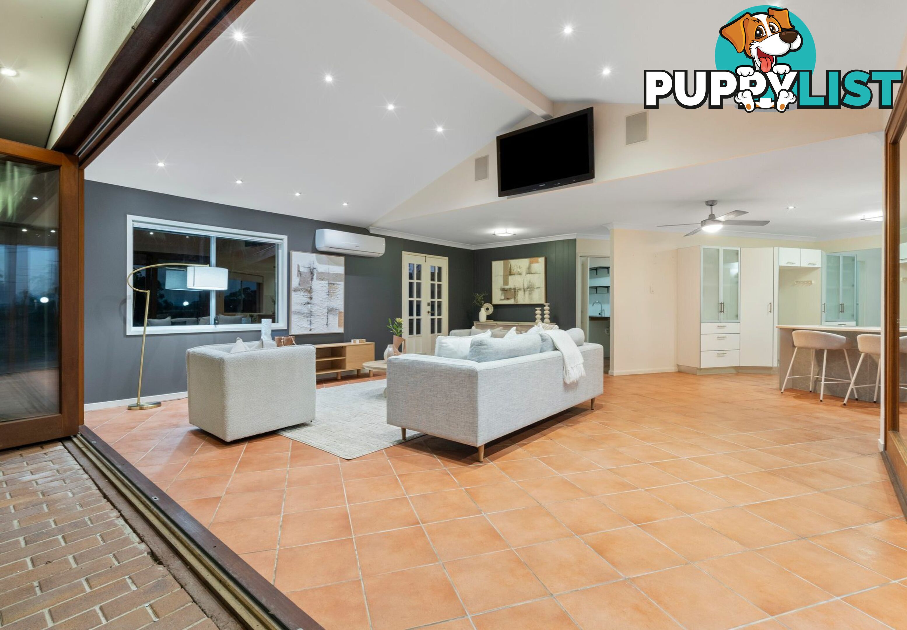 16 Cynthia Crescent SPRINGWOOD QLD 4127