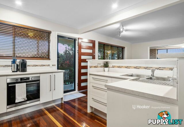 11 Whitfield Avenue SPRINGWOOD QLD 4127