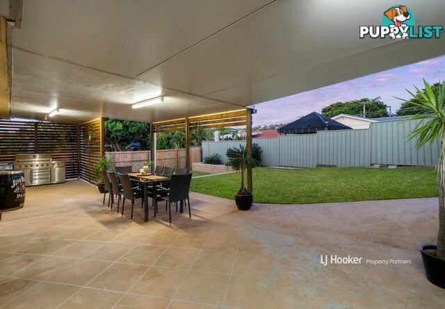 11 Whitfield Avenue SPRINGWOOD QLD 4127