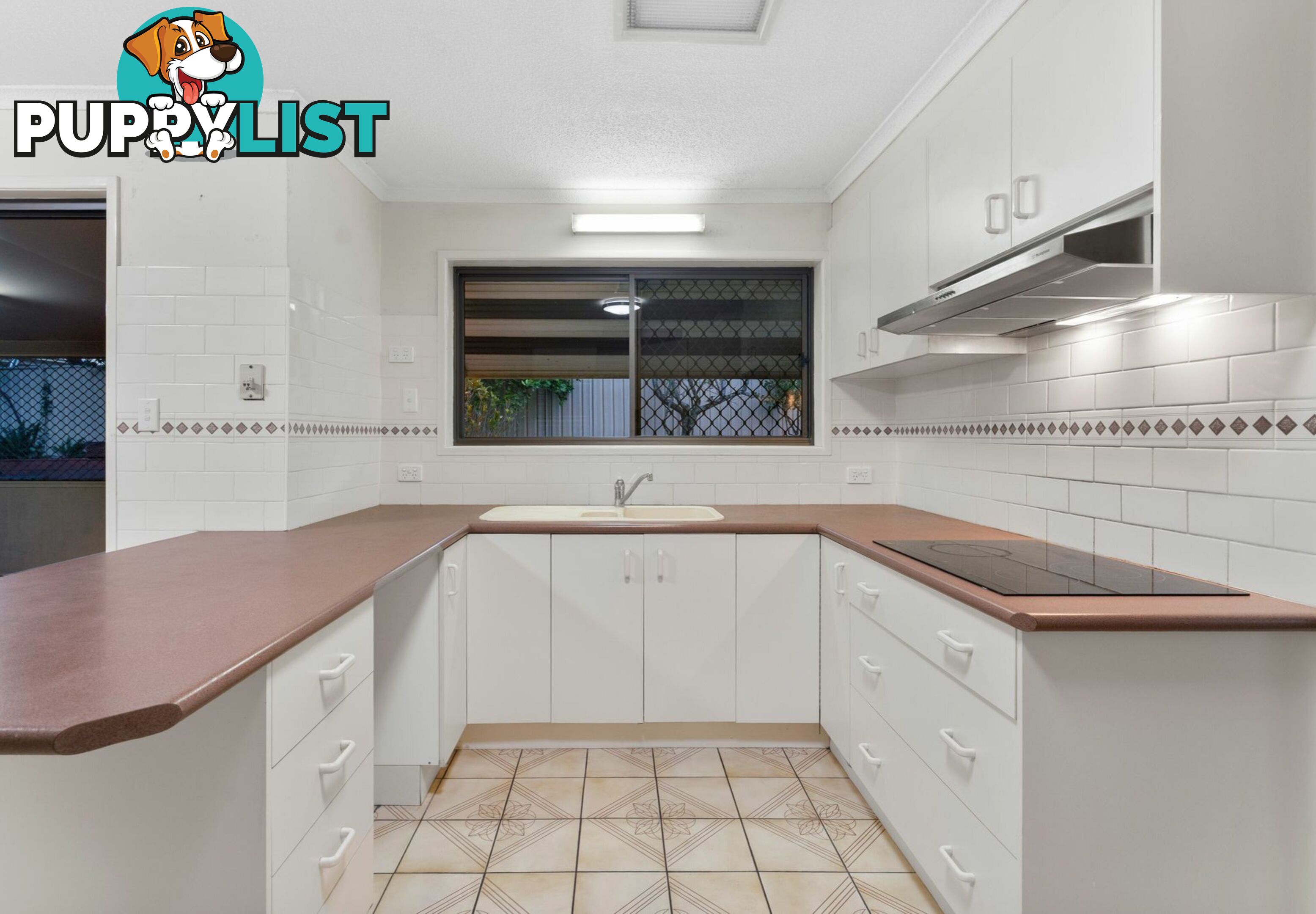 10 Genoa Street MACGREGOR QLD 4109
