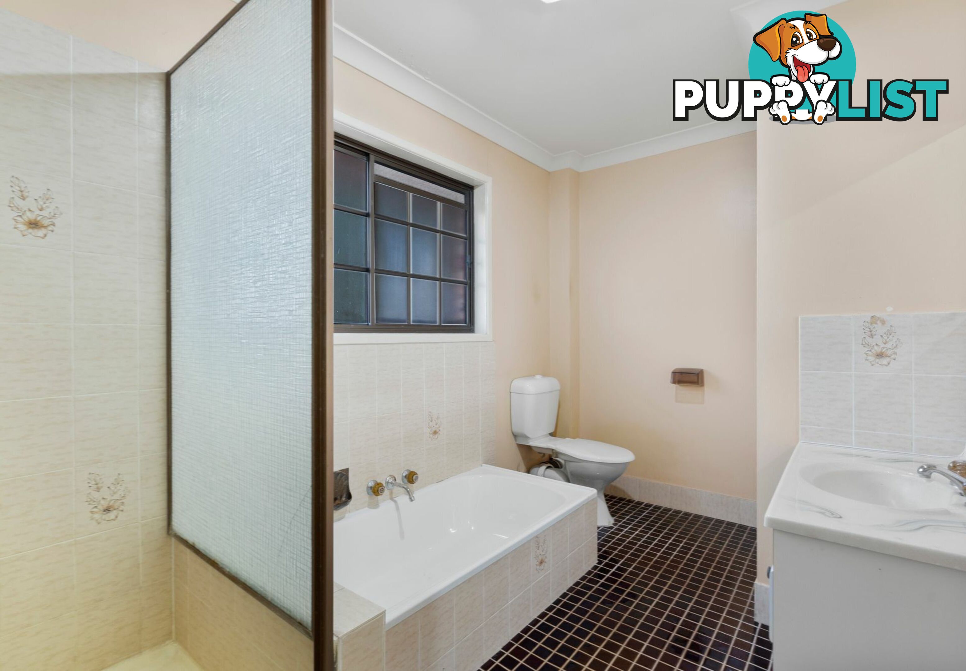 10 Genoa Street MACGREGOR QLD 4109
