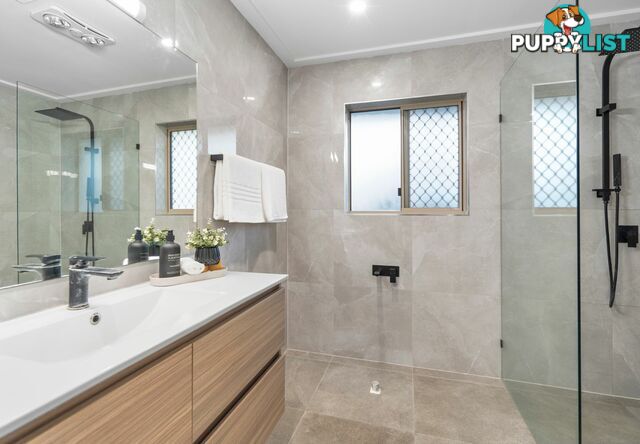 33 Chanel Crescent EIGHT MILE PLAINS QLD 4113