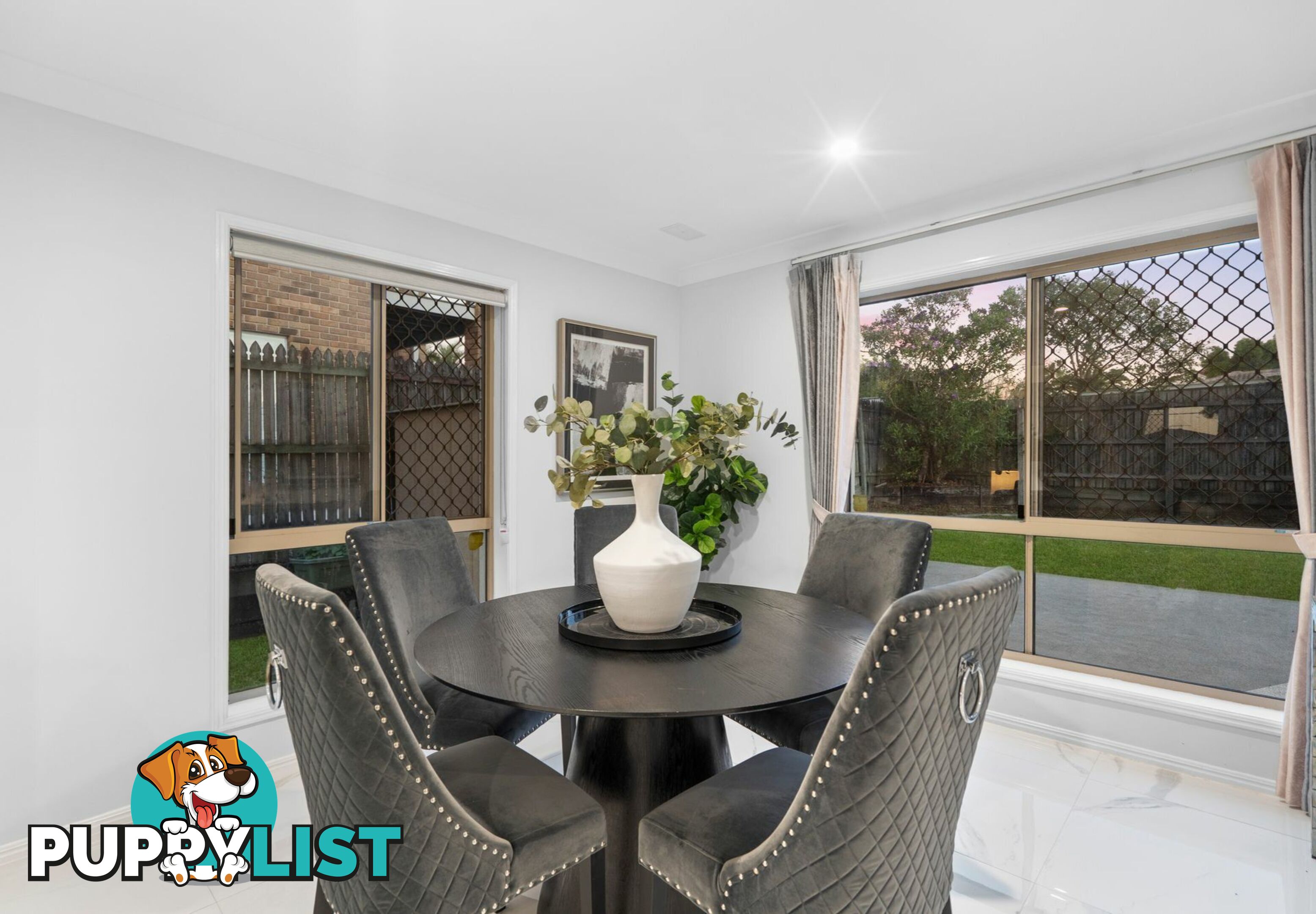 33 Chanel Crescent EIGHT MILE PLAINS QLD 4113